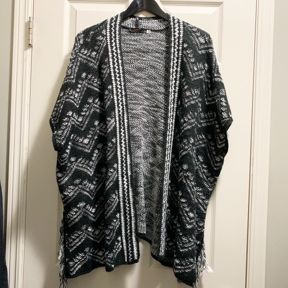 Dex Jacquard Sweater Poncho - Picture 2 of 5